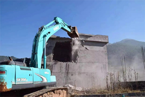 房屋遭违法强拆，行政赔偿只能按补偿方案计算吗？