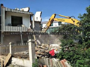 城市房价3000，城郊拆迁补偿只给800，村民说：我买房都凑不齐首付！