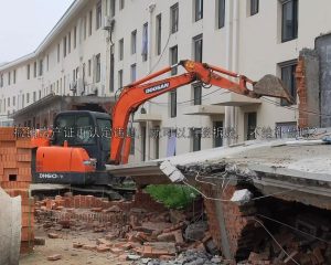 撤销房产证再认定违建，就可以直接拆房，不给补偿吗？