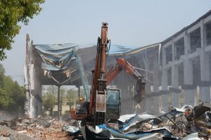 个人独资企业注销后，拆迁补偿款该归投资人还是新公司合伙人？